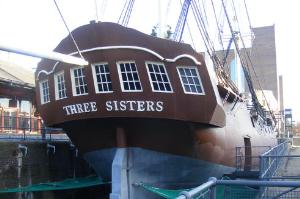 Tobacco Dock - Pirate Ship