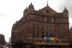 The Palace Theatre, Cambridge Circus