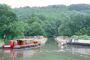 Dundas aqueduct, carrying the Kennet and Avon Canal over the River Avon