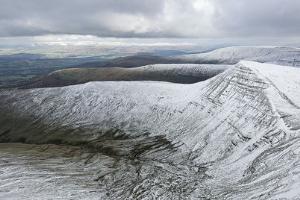 Cribyn and the Bryn Teg ridge from the summit of Pen-y-Fan