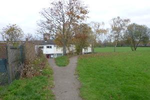 Take right hand footpath at waypoint [6]