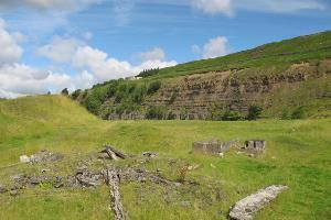 Remains of buildings at Ashes Quarry
© Copyright Mike Quinn and licensed for reuse under this Creative Commons Licence