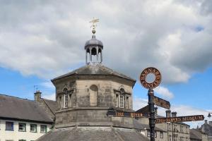 Barnard Castle, The Butter Market
© Copyright David Dixon and licensed for reuse under this Creative Commons Licence