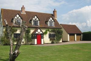 Pretty cottage between Points 2 & 3